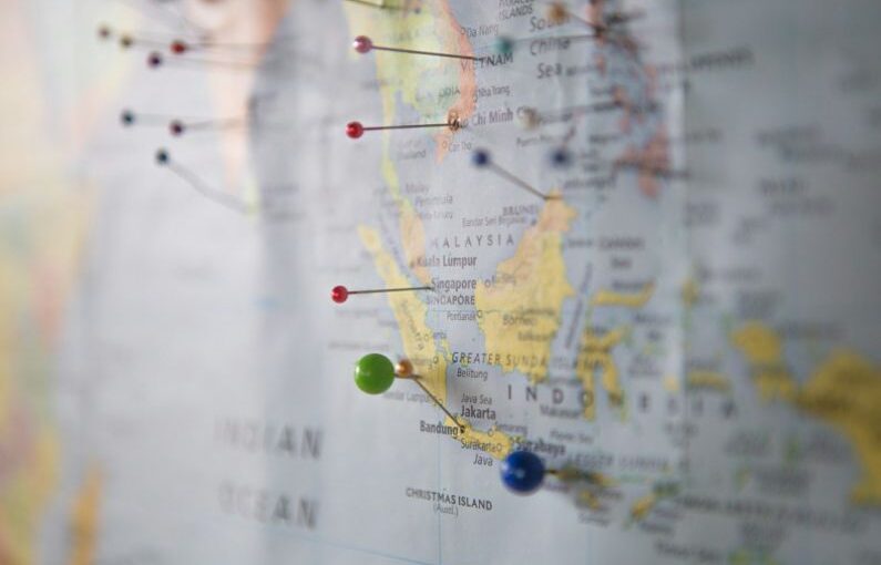 Virtual Field Trip - world map with pins