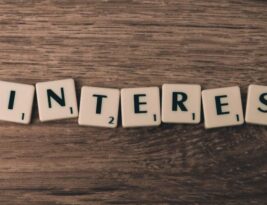 The Role of Social Media in Education: a Double-edged Sword